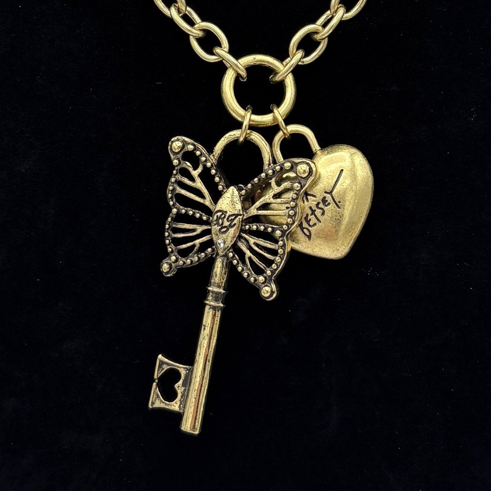 Betsey Johnson Boho Butterfly Lock and Key Necklace NWT - Picture 4 of 5